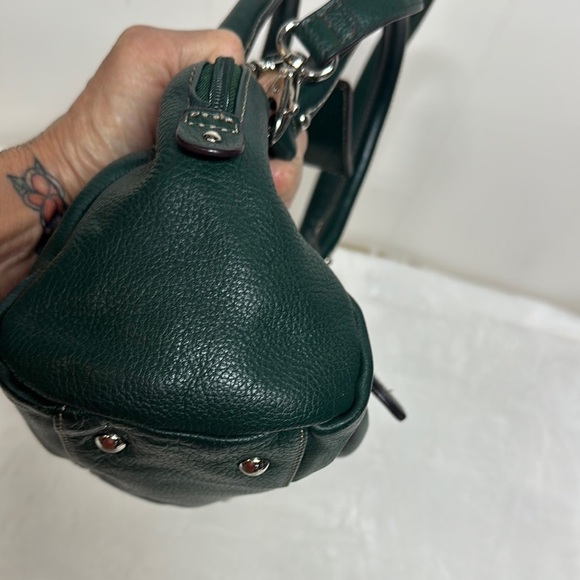 Tignanello Green Leather Satchel with Adjustable Strap - Picture 5 of 12